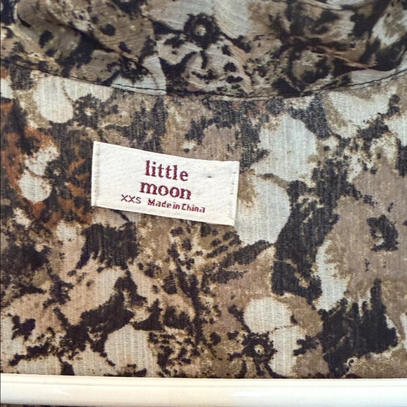 Little Moon Black Floral Wrap Blouse reversible - Picture 2 of 5